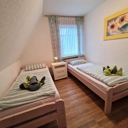 Haus Strandstr Leuchtturm 03 * Norddeich (Norden)